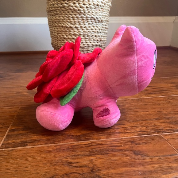 ✨ Valentines Bulbasaur Plushie✨ - Picture 2 of 4